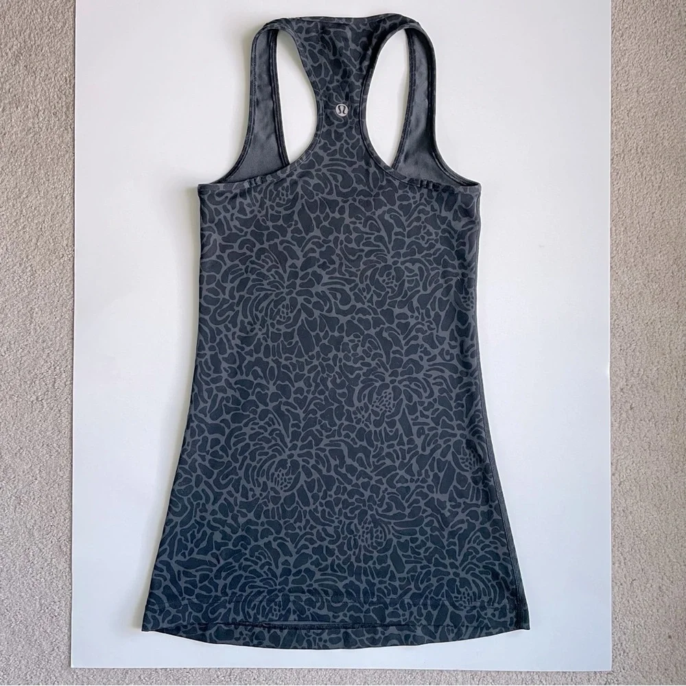 Lululemon - Picture 2 of 10